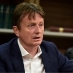 Сербияда вазир жонли эфир вақтида инсультга учради (видео)