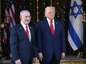 “У фаластинликка айланиб қолди”. Трамп яҳудий сенатор ҳақида гапирди