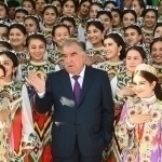 Imomali Rahmon ayrim tojik ayollarini tanqid qildi