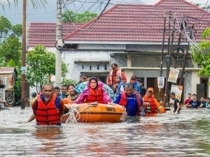 Osiyoda tinimsiz yomg‘ir sabab 100 dan ortiq kishi halok bo‘ldi