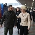Фон дер Ляйен яна Киевда: У Украинанинг ЕИга аъзо бўлиши масаласини гаплашмоқчи