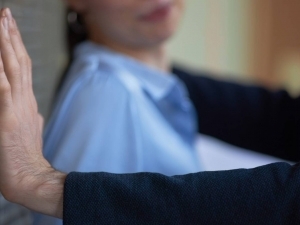 Тадбиркор аёлга шилқимлик қилган Солиқ инспекцияси мансабдори ишдан олинди