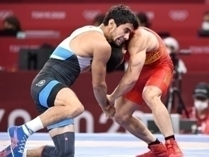 Uzbekistan wrestler reaches Olympics semi-finals