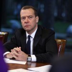 Медведев Россиядан товон талаб қилаётган Польшага жавоб қайтарди