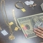 Gold articles worth 49 million soums were stolen in “Chorsu”. A 12-year-old boy and his mother were arrested