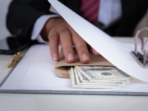 Koreyaga yuborishini aytib 65 mln so‘m olgan shaxs ushlandi