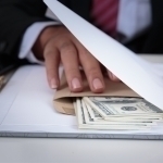 Koreyaga yuborishini aytib 65 mln so‘m olgan shaxs ushlandi