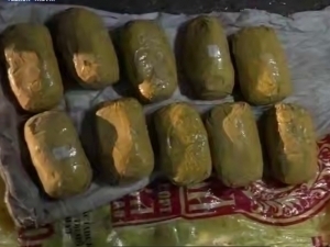 3 ta hududda 20 kilodan ortiq narkotikni saqlaganlar ushlandi (video)