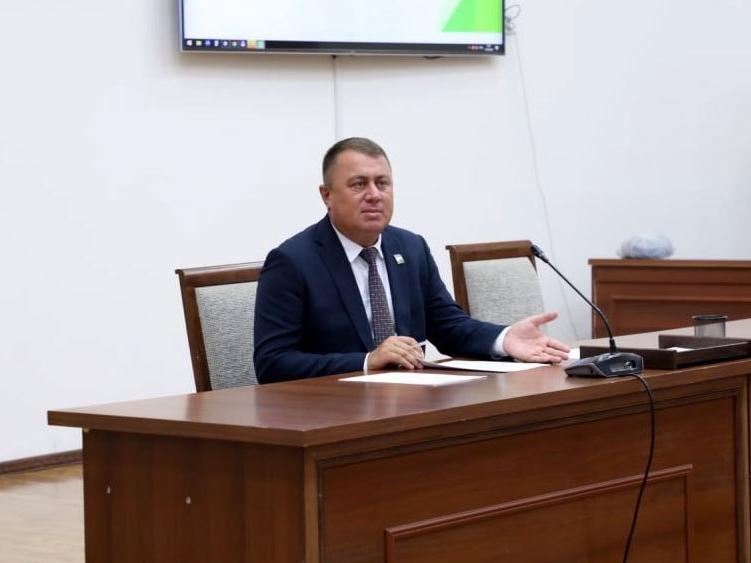 Xalqqa qishda tezak yoqishni maslahat bergan hokim ishdan ketdi