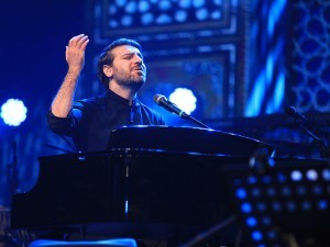 Sami Yusuf sings at the opening of the tourism center in Samarkand
