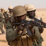 Afrika davlatlari ag‘darilgan Prezidentni qaytarish uchun Nigerga 25 ming askar yubormoqchi