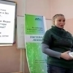 Қирғизистонликларни Россия армиясига ёллашда айбланган “Рус уйи” ходимаси ҳибсхонадан озод қилинди
