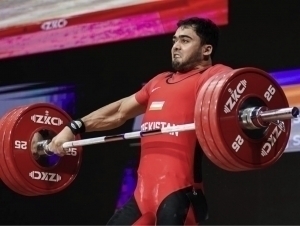 Акбар Жўраев жаҳон рекордини ўрнатди