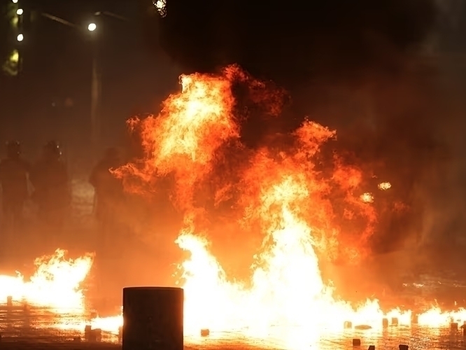 Protests in Albania : prime minister refuses to resign