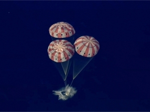 Artemis II astronavtlari Tinch okeaniga qo‘ndi (video)