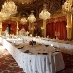 Xodim Yelisey saroyidan idish o‘g‘irlab, internetda sotdi