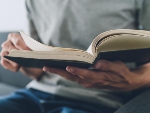 Juma kunlari ishlash o‘rniga kitob o‘qish taklif qilindi. Qozog‘istonda!