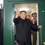 Ким Чен Ин юқори мартабали ҳарбийлар билан Россияга келди