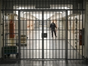 Ruminiyada ayollarni o‘ldirganlik uchun umrbod qamoq jazosi joriy etildi