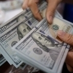 Dollarning rasmiy kursi biroz tushdi