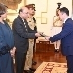 Uzbekistan's ambassador presents credentials to Pakistan's president