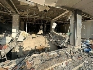 Бакудаги бизнес марказда кучли портлаш юз берди (видео)