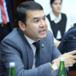Jang davom etadi. Kusherboyev UzAuto Motors`ning po‘stagini qoqdi