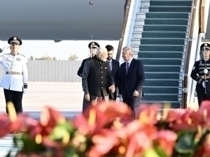 Президент халқаро аэропортда Нарендра Модини шахсан кутиб олди