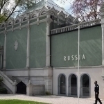 San’at va siyosat to‘qnashganda: Rossiyaning Venetsiyadagi ishtiroki bahs uyg‘otdi