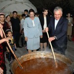 Mirziyoyev Nukusdagi sumalak saylida qatnashdi (fotoreportaj)