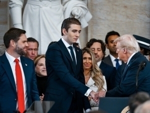 “Барронни фронтга юборинг”. Трамп ўғли атрофида сатирик кампания авж олди