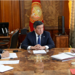 Jeenbekov chegaradagi otishma bo‘yicha tezkor yig‘ilish o‘tkazdi