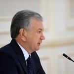 Prezident bir necha davlatlarda to‘qimachilik savdo uylarini ochishga topshiriq berdi