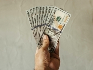 Dollar exchange rate drops sharply