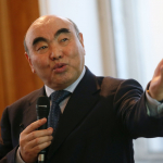 Akayev Qirg‘izistonni oilasi bilan boshqarganmi? Sobiq Prezident izoh berdi