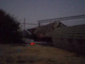 Чинозда юк поездининг вагонлари рельсдан чиқиб кетди