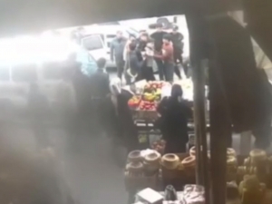 Police officers and citizens clash in Fergana (video)