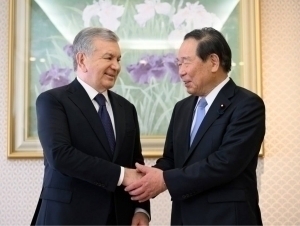 Шавкат Мирзиёев Япония парламенти спикери билан учрашди