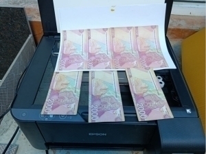 Buxoroda o‘z uyida qalbaki pul va nasha saqlagan shaxs ushlandi