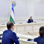 Президент Бош вазир ўринбосарлари ва ҳокимларга хизматлар бўйича топшириқ берди