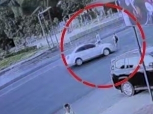 Driver who failed to stop at red light in Tashkent hits 12-year-old boy