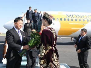 The President of Mongolia arrives in Samarkand