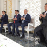 Dushanbe meri Islom Karimov qabrini ziyorat qildi