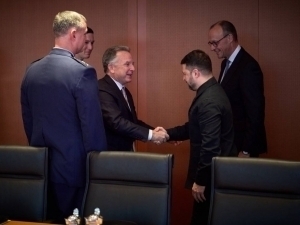 Zelenskiy Trampning odami bilan uchrashdi 