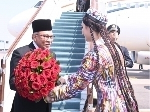 The Prime Minister of Malaysia arrives in Uzbekistan