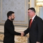 Зеленский Исроил вазири билан ҳарбий ҳамкорлик борасида гаплашиб олди