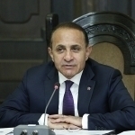 Арманистонда собиқ бош вазир ҳибсга олинди