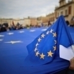 Украинага ёрдам бериш масаласи Европани иккига бўлди – “Bloomberg” 