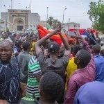 AQSH va Britaniya Nigerdagi elchixona xodimlarini evakuatsiya qildi