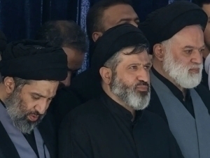 Mujtabosiz o‘tayotgan motam: Xomanaiyning janozasida uning uch o‘g‘li qatnashdi (video)